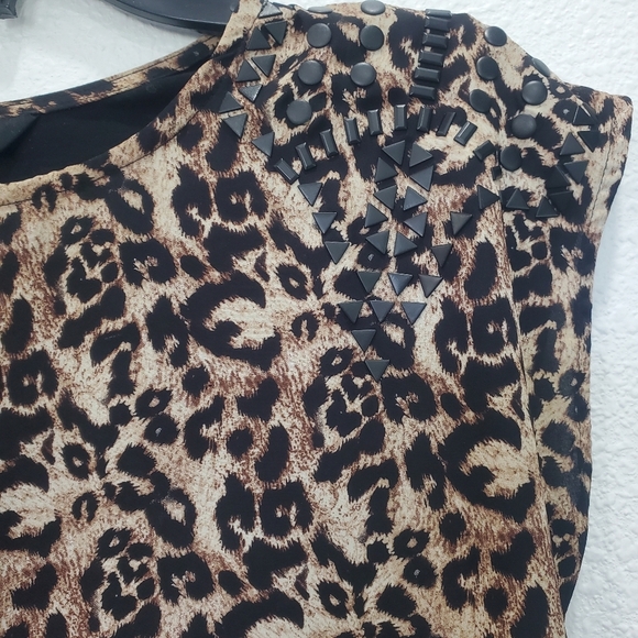 Leopard Print Women's Top Size 6. - Picture 3 of 8